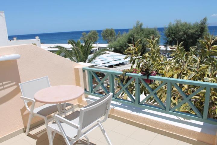 Sea Side Beach Hotel Kamári Екстериор снимка